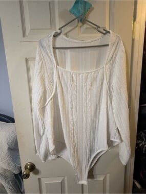 Women’s Plus 4x White Long Sleeve Textured Bodysuit